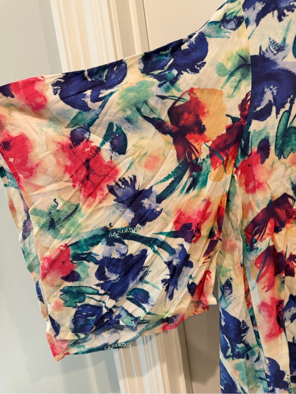 Andree by Unit Floral V-Neck Top Size Large - Picture 4 of 16